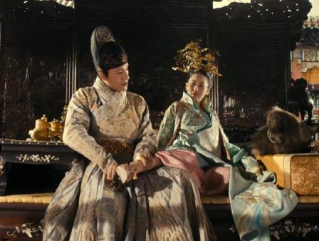 魏忠贤当初在朝中只手遮天 魏忠贤为何斗不过刚继位的崇祯