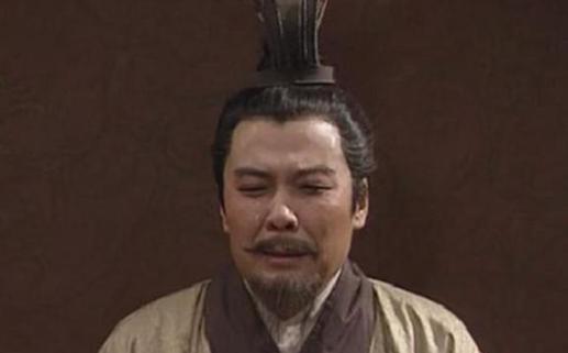 曹操本来可以收获一员大将，刘备从中斡旋不但赚取好名声还除了劲敌！