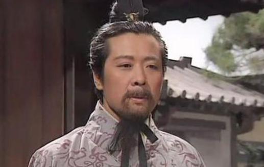 曹操本来可以收获一员大将，刘备从中斡旋不但赚取好名声还除了劲敌！