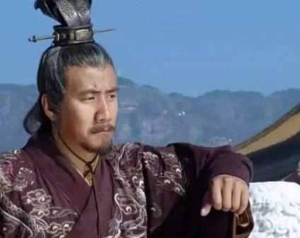 同样都是朱元璋手下的两大谋士 为何他会独宠李善长呢