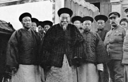 “太太死了压断街,老爷死了没人抬”是什么意思