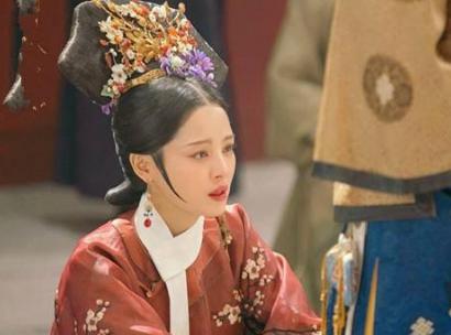 黄氏去世后，乾隆做了什么事情