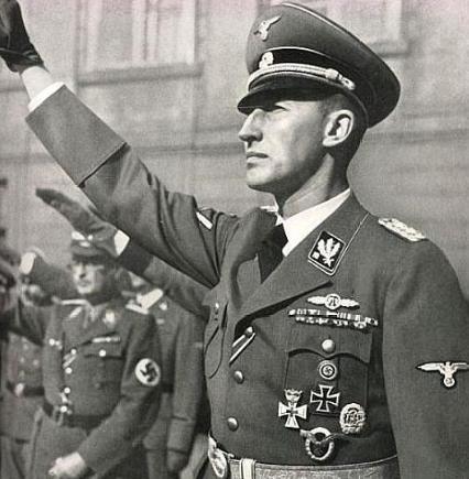 海德里希是怎么驯服瓦尔特&middot;施伦堡的 他用了什么样的招法