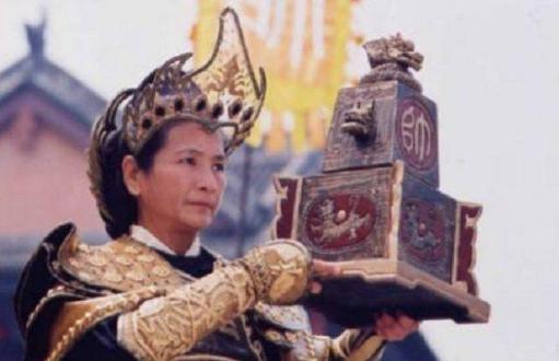 瓦氏夫人成为抗倭女杰受人敬仰，为什么死时会做十八副棺材