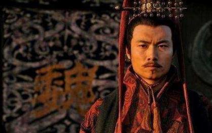 曹丕三次拒绝登基是怎么回事