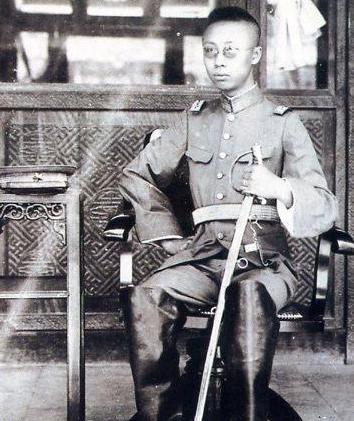 为什么说溥仪没有机会成为一个有作为的皇帝