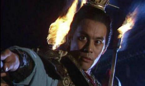 如果董卓篡位成功会怎么样 身为干儿子的吕布有继承的权利吗