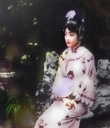 清朝最后一位皇后婉容,她为什么会在监狱里结束自己的一生