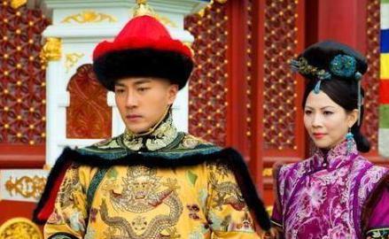 雍正为什么喜欢穿洋装和带假发呢 他怎么做是出于什么原因呢