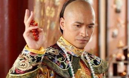 雍正为什么喜欢穿洋装和带假发呢 他怎么做是出于什么原因呢