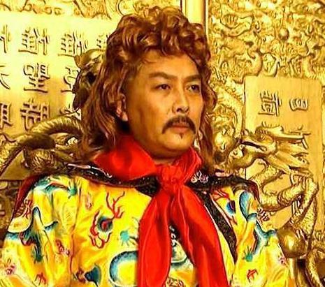 雍正为什么喜欢穿洋装和带假发呢 他怎么做是出于什么原因呢