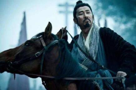 刘邦称帝设计弄死看了韩信 为什么会留下功高盖世的萧何呢