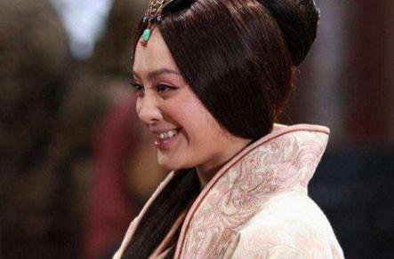 芈八子出身楚国，为什么要帮秦国攻打自己的娘家