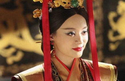 芈八子出身楚国，为什么要帮秦国攻打自己的娘家