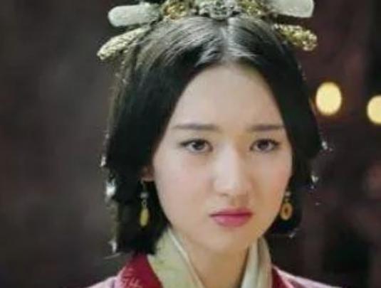 荀彧为什么要让曹操把女儿嫁给汉献帝做皇后