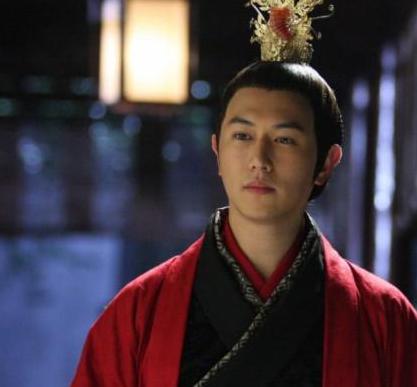 汉文帝打压周勃为什么还要重用他儿子呢 为什么两人有着不一样的待遇呢