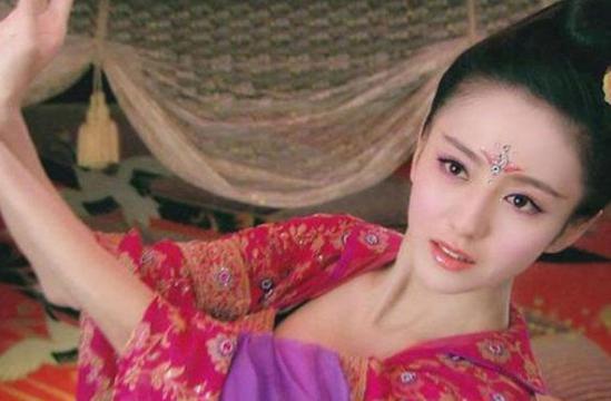 赵飞燕把汉成帝迷得神魂颠倒，为什么却斗不过亲妹妹