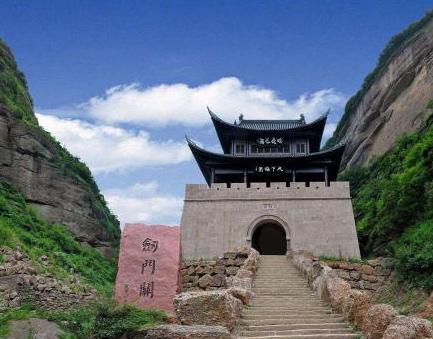 李亨登基当上皇帝之后 李亨为什么还要接李隆基回长安