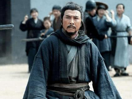 历史上高顺完爆张辽 曹操为什么只收降张辽杀高顺