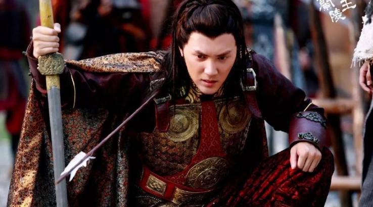 兰陵王的为什么作战佩戴面具