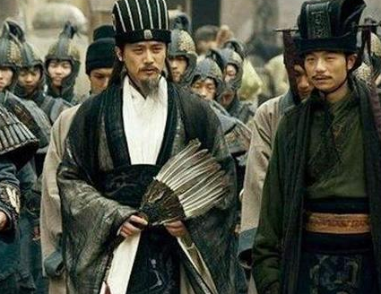 李严和诸葛亮相比 刘备为什么会把兵权交给李严