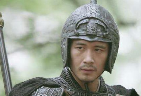 庞德和张辽张郃都是降将，为什么庞德待遇更好