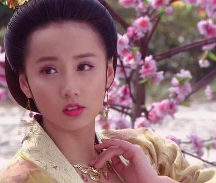 清朝选妃都是怎么选的呢 需要具备什么条件呢