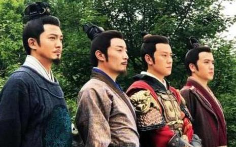 黄权叛蜀投魏，为什么刘备还要善待他的家人并且发放俸禄