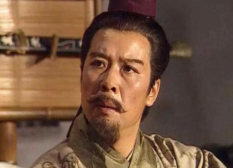 黄权叛蜀投魏，为什么刘备还要善待他的家人并且发放俸禄