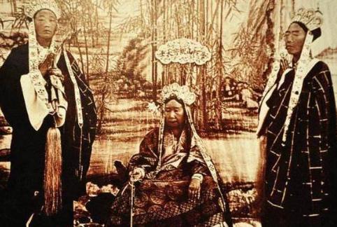 裕德龄并没有皇室血统，为什么却称是公主