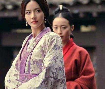 曹操嫁女儿嫁一个就好了 为什么三个人都嫁给同一个人呢