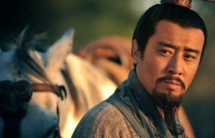 赵云打仗那么的厉害 公孙瓒为什么拱手相送给刘备