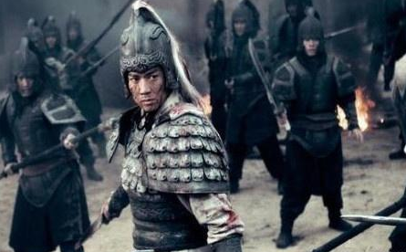 赵云打仗那么的厉害 公孙瓒为什么拱手相送给刘备