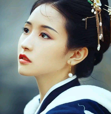 司马奕即位后，褚蒜子的听政生涯是怎样的