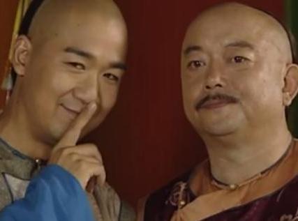 和珅在被嘉庆皇帝处决的时候 纪晓岚为什么救不了他呢