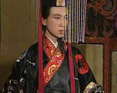 官渡之战袁绍为什么会昏招百出 袁绍到底出了什么事情