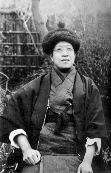 章太炎为什么身着明朝服装大闹袁世凯总统府