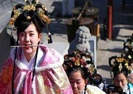 古代皇帝妃子生活如何 每顿只能吃盒饭了解一下