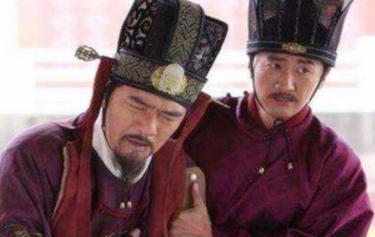 长孙无忌是李治的亲舅舅，李治为什么要把他扳倒