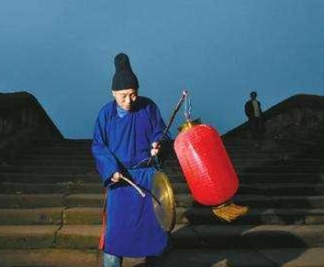 在古代古人是如何打更的