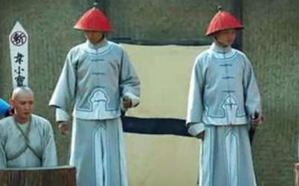 古代犯人被砍头的时候 他们为什么会乖乖跪下