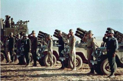 两伊战争为什么会出现最原始的打法 明明已经使用了原子弹以外的武器