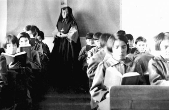 加拿大如何系统的灭亡印第安人文化