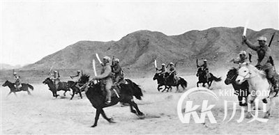 抗战趣史：张爱萍如何妙用日军飞机攻打炮楼
