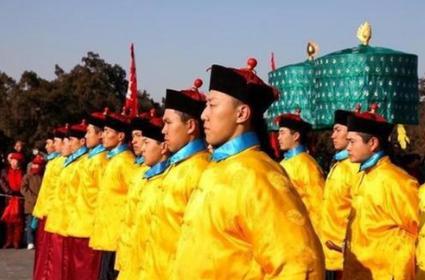 为什么皇帝身边的大内侍卫从来没有对他们下手呢 这是什么原因