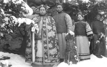 为什么皇帝身边的大内侍卫从来没有对他们下手呢 这是什么原因