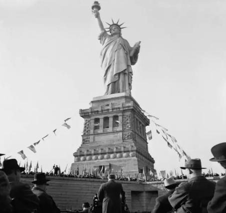 自由女神像的建造过程是什么样的 为什么法国会将它送给美国呢