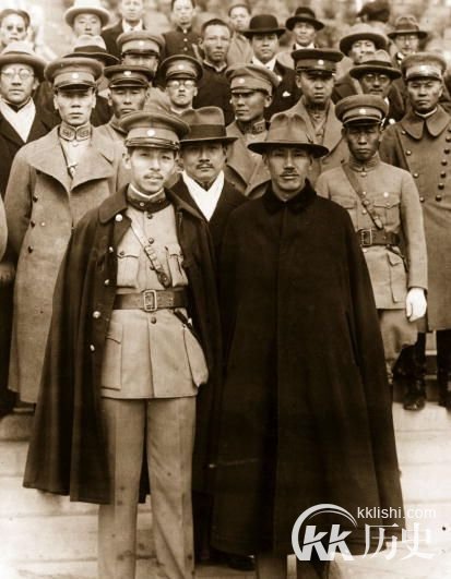 揭秘：张学良因为什么曾想枪杀父亲张作霖？
