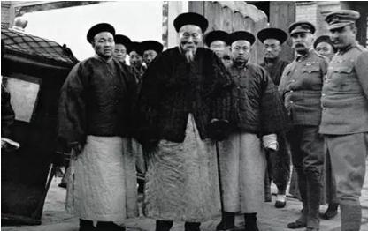 为什么清政府的那些不平等条约会是李鸿章来签的 原因是什么