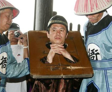 古代犯人被砍头的时候 让他们下跪为什么就下跪